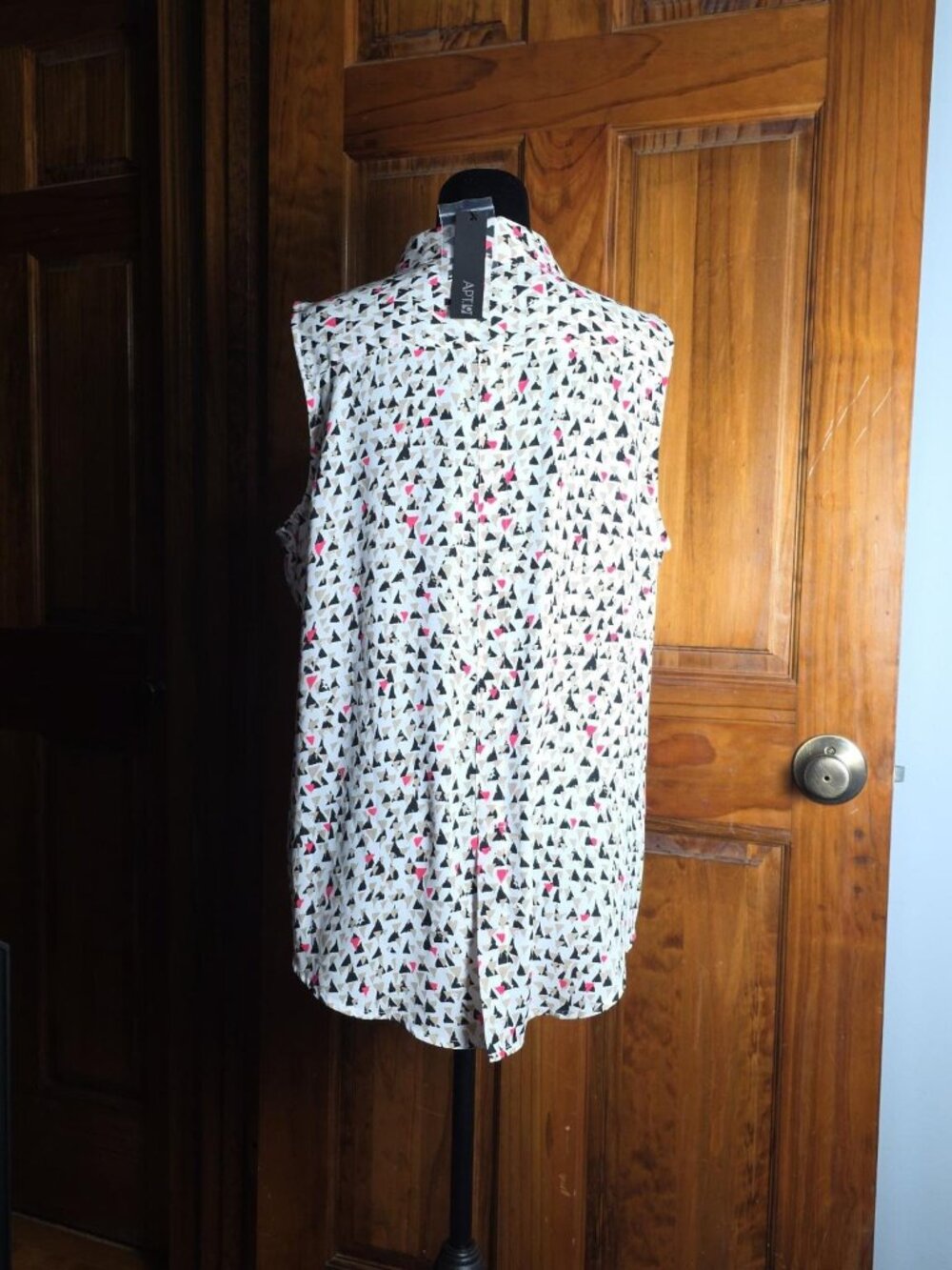 Sleeveless V-Neck Summer Top black tan pink white high-low hem large Apt. 9 - Picture 7 of 16